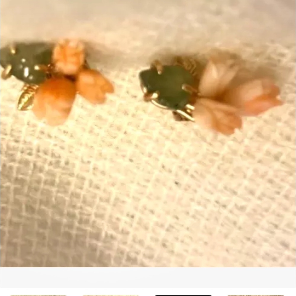 Vintage Carved Peach Coral Tulip Flower Jade Leaves Pierced Earrings - Picture 11 of 12
